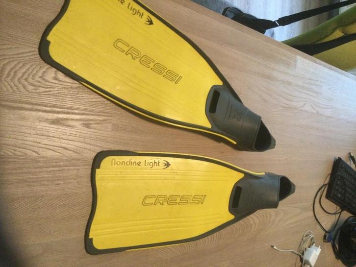 Cressi Sub Full Foot Fins size 37/38 aan 7,50€, Watersport en Boten, Duiken, Gebruikt, Zwem- of Duikvliezen, Ophalen of Verzenden