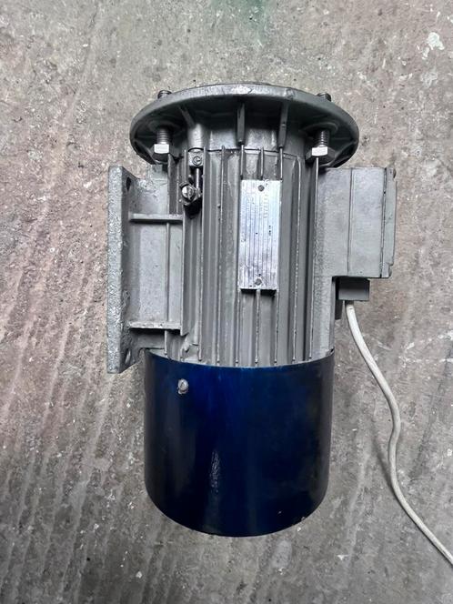 Elektromotor 220v, Doe-het-zelf en Bouw, Motoren, Gebruikt, Elektromotor, Ophalen