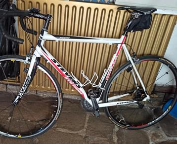 Schitterende racefiets te koop beschikbaar voor biedingen