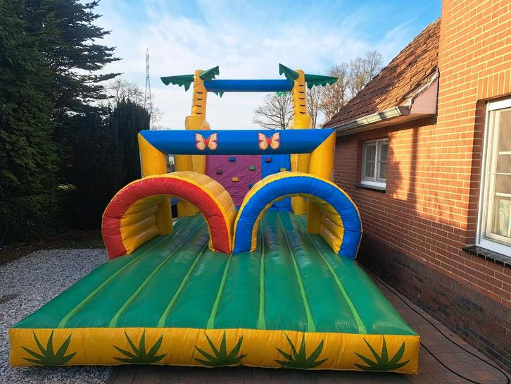 Springkasteel/stormbaan  te koop, Kinderen en Baby's, Speelgoed | Buiten | Springkussens, Ophalen