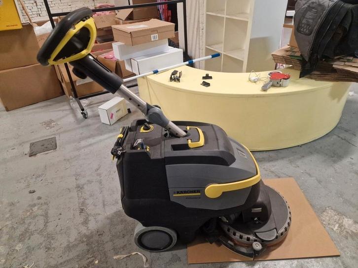 Karcher Schrob/zuigmachine BR 38/12, Doe-het-zelf en Bouw, Reinigingsmachines, Gebruikt, Ophalen