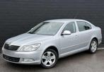 Skoda Octavia 1.6 TDi DSG+AIRCO+SIEGES CHAUFF+JANTES+EURO 5, Auto's, Automaat, Euro 5, Gebruikt, Zwart
