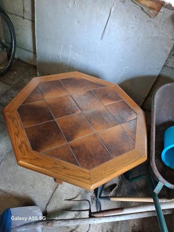TAFEL beschikbaar voor biedingen