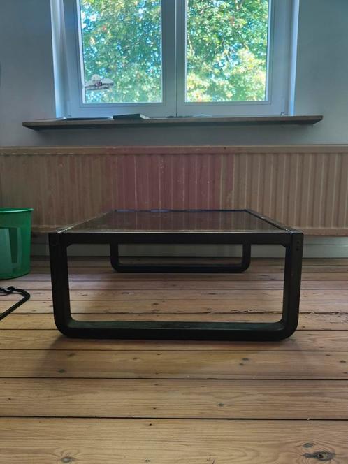 Table basse vintage carrée bois et verre fumé, Huis en Inrichting, Tafels | Salontafels, Gebruikt, Glas, Ophalen