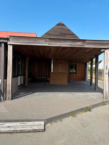 Houten pergola/ terras beschikbaar voor biedingen