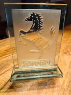 Sculpture logo Ferrari sur verre, Ophalen of Verzenden