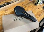 Fizik Antares R5 nieuwstaat 140mm, Fietsen en Brommers, Fietsonderdelen, Ophalen, Zo goed als nieuw