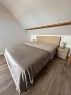 Tweepersoonsbed met nachtkastjes, lampen & matras, Huis en Inrichting, Slaapkamer | Bedden, Ophalen, Beige, Tweepersoons, Zo goed als nieuw