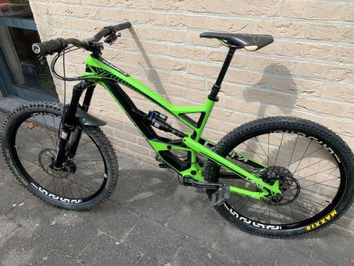 YT CAPRA CF COMP 1 Size M - 160/165mm in zeer nette staat, Fietsen en Brommers, Fietsen | Mountainbikes en ATB, Zo goed als nieuw