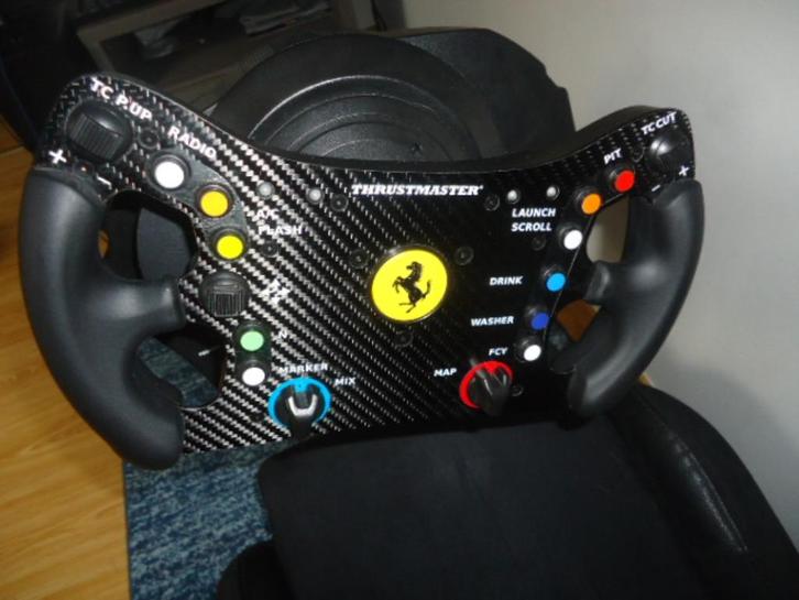 Stuur Ferrari en pedalen thrustmaster, Games en Spelcomputers, Spelcomputers | Sony Consoles | Accessoires, Zo goed als nieuw