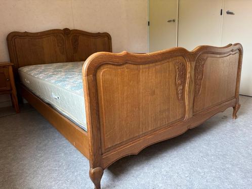 Twijfelaar bedden , kast met extra matras, Huis en Inrichting, Slaapkamer | Bedden, Gebruikt, Twijfelaar, Ophalen