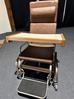 Medische relaxstoel met tafel en wielen., Ophalen, Duwrolstoel