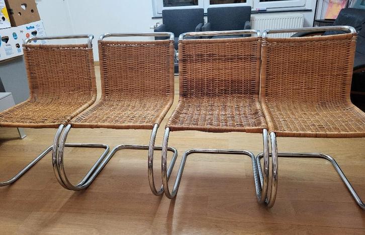Lot de 4 chaises MR10 de Ludwig Mies Van der Rohe, Antiquités & Art, Antiquités | Meubles | Chaises & Canapés, Enlèvement