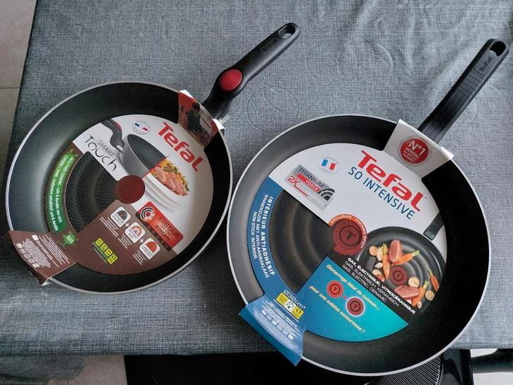 Tefalpannen 28 en 32 cm, Huis en Inrichting, Keuken | Potten en Pannen, Nieuw, Ophalen