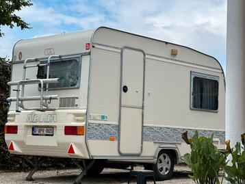 charmante 2-persoonscaravan Adria '97, 4 à 5 mètres, 75 kg, Particulier, Adria