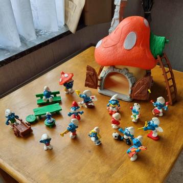Smurfenhuisje met 17 smurfen beschikbaar voor biedingen