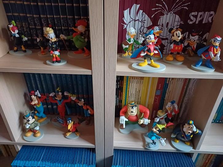 19 figurines disney Hachette, Collections, Disney, Comme neuf, Statue ou Figurine, Mickey Mouse, Enlèvement ou Envoi