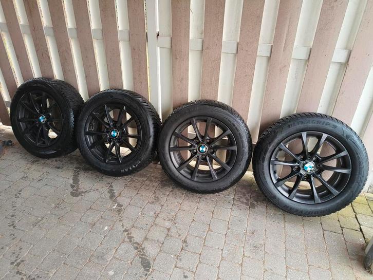 Originele BMW velgen met Goodyear winterbanden 205/60 R16, Autos : Pièces & Accessoires, Pneus & Jantes, Jante(s), Pneus hiver
