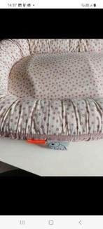 Babynestje voor bedje of wiegje in merk done by deer, Kinderen en Baby's, Ophalen of Verzenden, Zo goed als nieuw