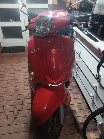 Kymco like in mooie staat met werk met alle papieren beschikbaar voor biedingen