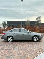 Chevrolet Cruze 1.8i euro5 veel opties + gekeurd, Auto's, Voorwielaandrijving, Euro 5, Stof, Zwart