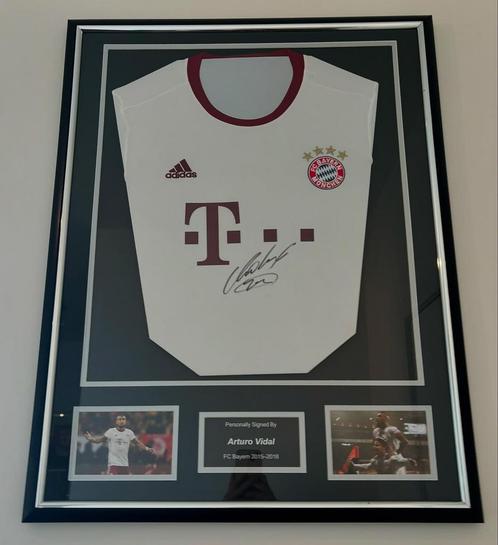 Gesigneerd Shirt van Arturo Vidal – FC Bayern München, Verzamelen, Sportartikelen en Voetbal, Zo goed als nieuw, Shirt, Ophalen of Verzenden