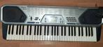 Casio pianosynthesizer met elektrische oplader, Muziek en Instrumenten, Ophalen, Piano
