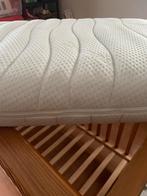 Spijlen kinderbedje met nieuwe matras, Kinderen en Baby's, Kinderkamer | Bedden, Ophalen, Zo goed als nieuw, Matras