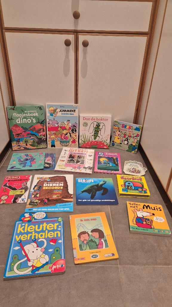Guido van Genechten, dino weetjesboek, Bumba, Jommeke,Stitch, Boeken, Kinderboeken | Kleuters, Zo goed als nieuw, Ophalen of Verzenden