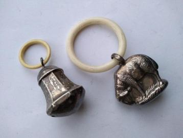 Antieke bijtringen verzilverd  beschikbaar voor biedingen