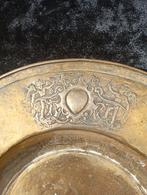17de Eeuwse Bronzen Hostieschaal..Diameter 33,5 CM, Antiek en Kunst, Ophalen of Verzenden