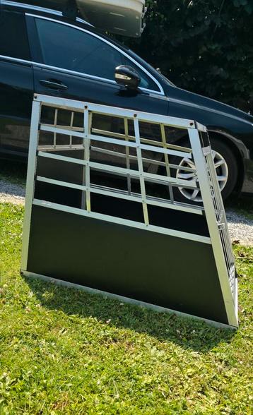 Grande Cage de transport pour chien /cage coffre voiture  beschikbaar voor biedingen
