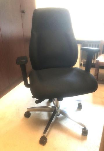 bureelstoel NIEUW, ongebruikt wegens verhuis beschikbaar voor biedingen