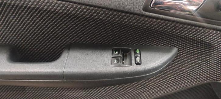 Skoda Fabia DERNIÈRE limte, Autos, Skoda, Particulier, Fabia, Airbags, Ordinateur de bord, Verrouillage central, Vitres électriques