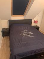 Boxspring 160 x210 met bij horende nacht tafeltjes, Ophalen