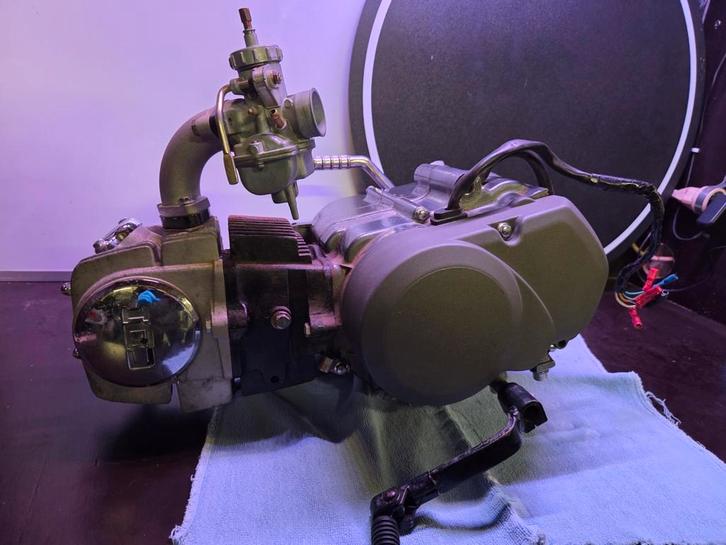 125cc motorblok plug&play, Fietsen en Brommers, Brommeronderdelen | Algemeen, Zo goed als nieuw, Blok, Ophalen of Verzenden