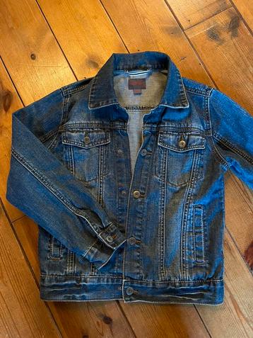 Veste en jean, 128 disponible aux enchères