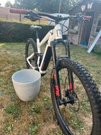 Moustache game 6, Fietsen en Brommers, Ophalen, Moustache