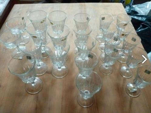 23 luminarc-glazen, Glassware d'Arc, Huis en Inrichting, Keuken | Servies, Zo goed als nieuw, Glas of Glazen, Overige stijlen