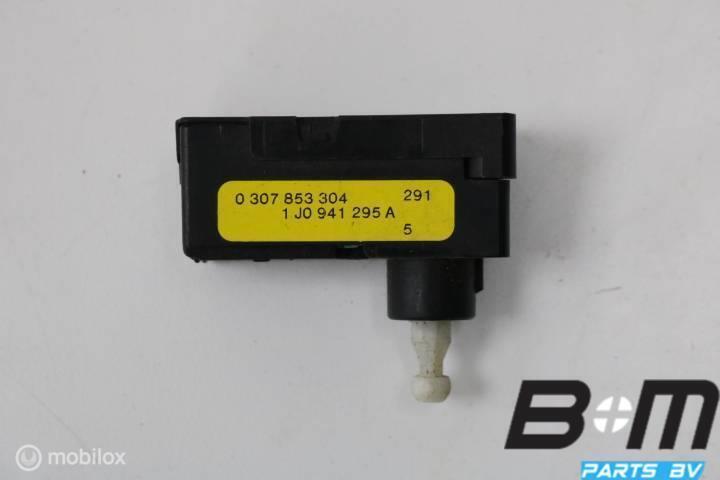 Koplampmotor VW Golf 4 / Audi A3 1J0941295A, Auto-onderdelen, Verlichting, Gebruikt