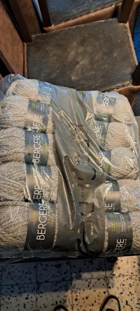 Énorme lot de laine, Hobby & Loisirs créatifs, Tricot & Crochet, Neuf, Tricot ou Crochet