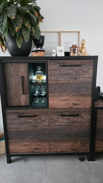 Vitrinekast, dressoir en eettafel, ook apart verkrijgbaar, Huis en Inrichting, Kasten | Dressoirs, Zo goed als nieuw, Ophalen