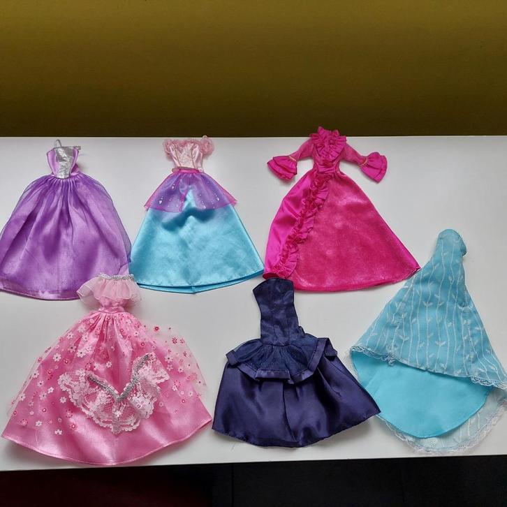 Barbie baljurken (7 € per baljurk), Kinderen en Baby's, Speelgoed | Poppen, Gebruikt, Barbie, Ophalen of Verzenden