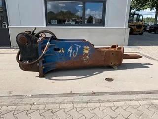 AKC
AKB-S400
CarrosserieBreekmachine
Bouwjaar2008 beschikbaar voor biedingen