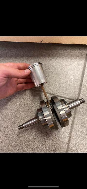 Am6 onderdelen beschikbaar voor biedingen