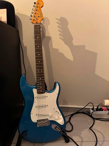 Squier Classic Vibe 60s Stratocaster LRL + Ritter Gitaar tas, Musique & Instruments, Enlèvement, Comme neuf