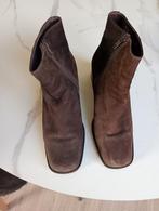 Bruine enkellaarsjes in daim, maat 39, Kleding | Dames, Schoenen, Ophalen, Zo goed als nieuw