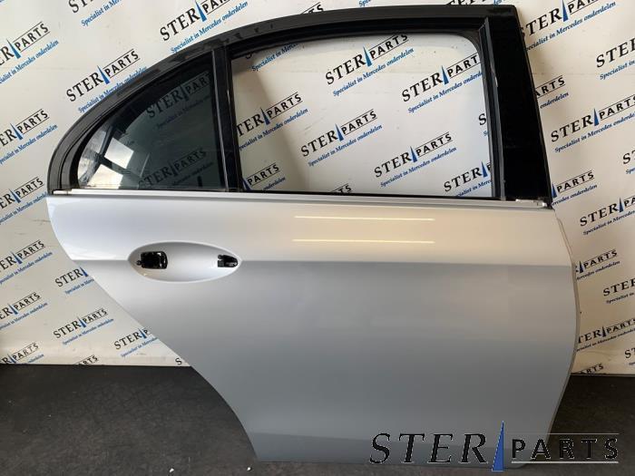 Portière 4portes arrière droite d'un Mercedes E-Klasse (77, Autos : Pièces & Accessoires, Carrosserie & Tôlerie, Porte, Mercedes-Benz