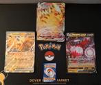 3 hele mooie jumbo kaarten met een pikachu Vmax bij!, Enlèvement ou Envoi, Comme neuf