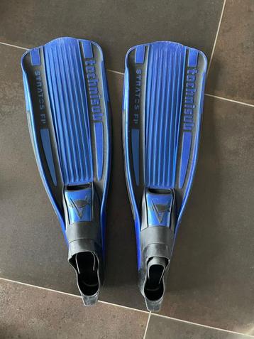 Duikvinnen maat 44-45 goede staat + duiktank banger beschikbaar voor biedingen